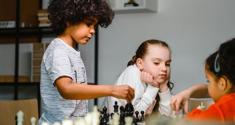 Zihin Kuramı ve Sosyal Beceriler